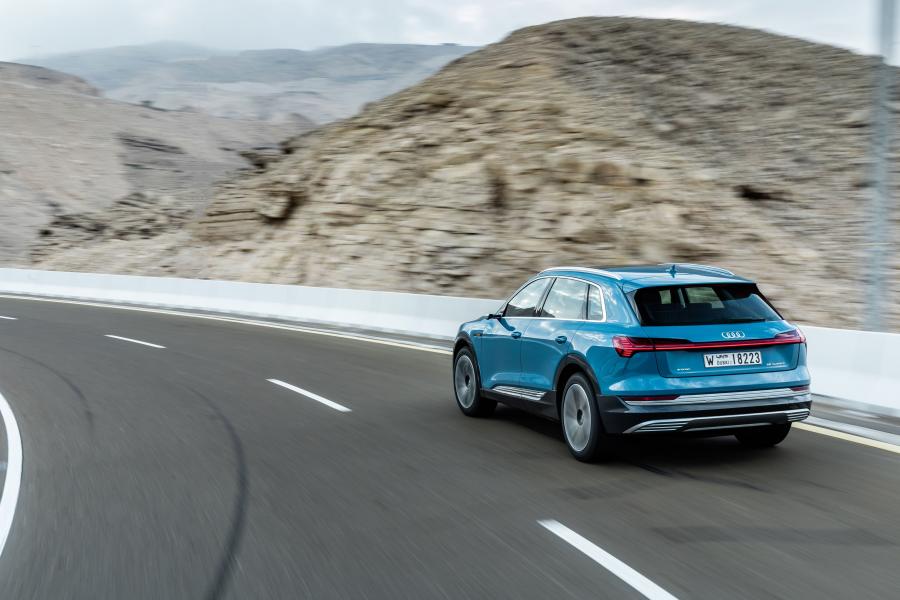  Audi e-tron 55 Quattro 2019 года  (WW) (фото 162 из 452)
